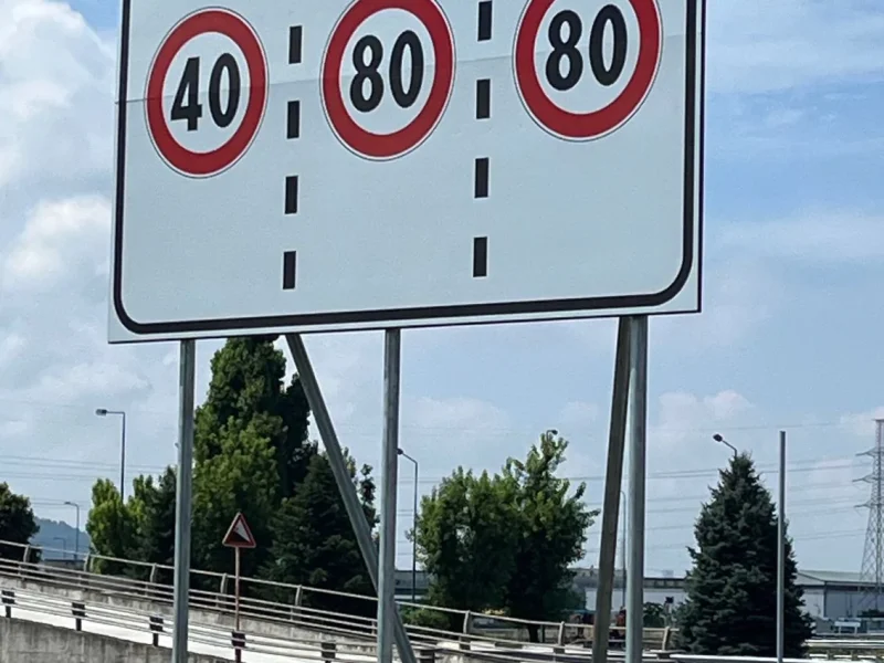 road-sign-segnaletica-stradale-verticale-1-68da965885b50